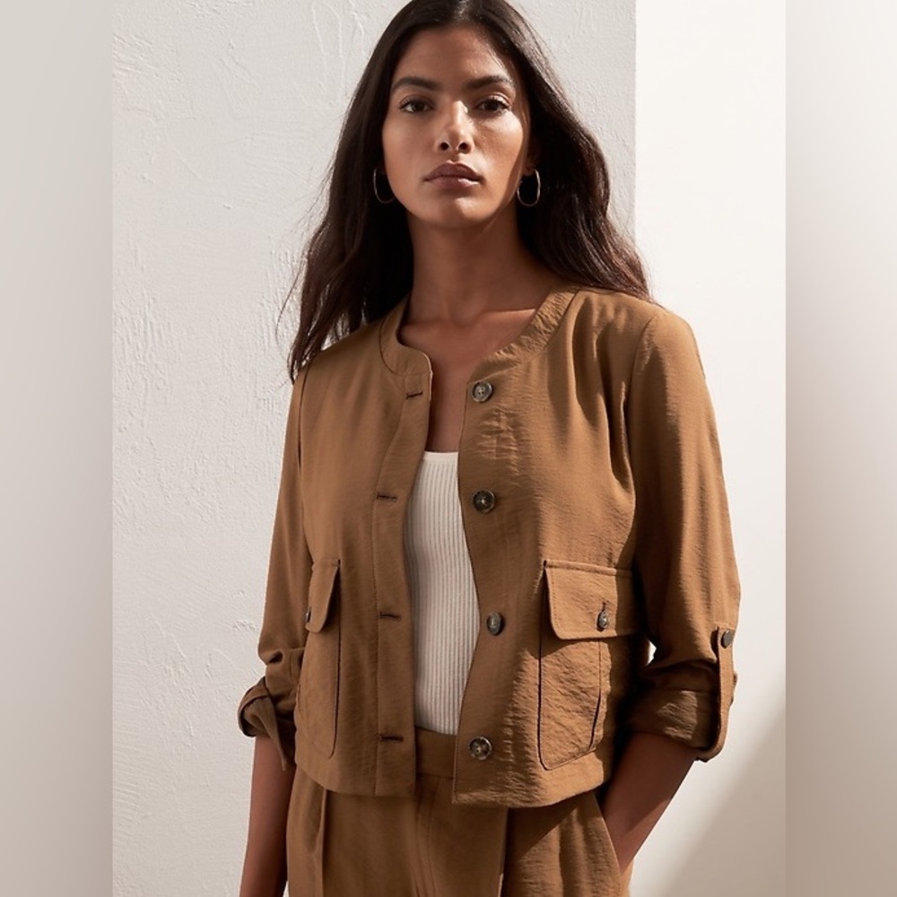 Banana Republic Cropped Safari Jacket Women’s Adjustable Sleeves Sz 2 Brown